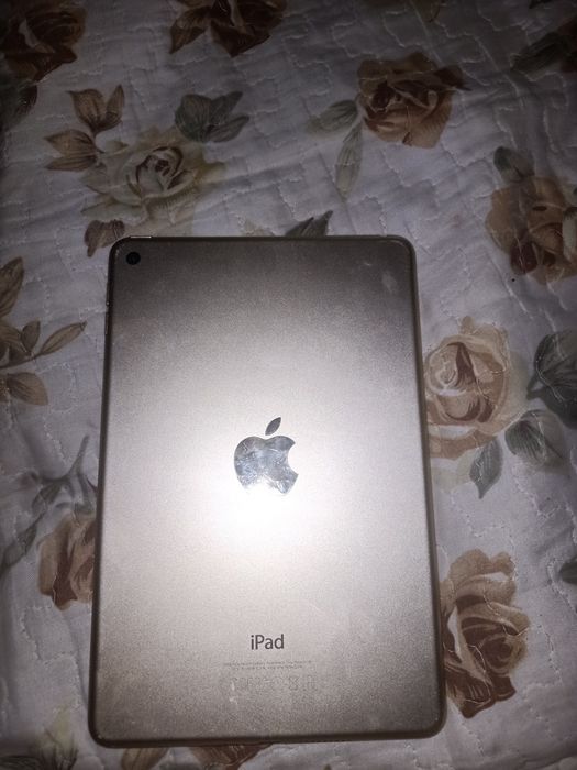 Продам iPad mini 4