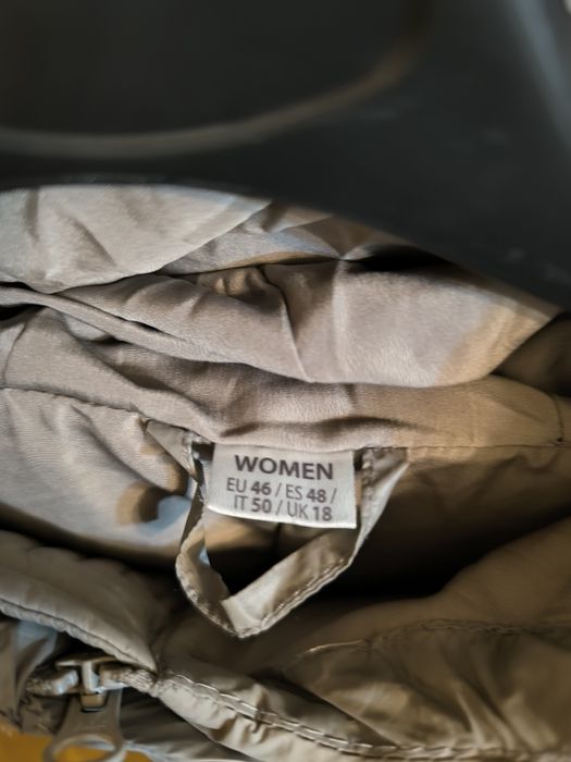 Зимно яке с плетени ръкави