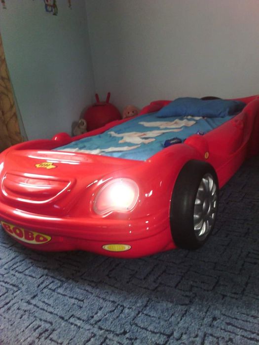 Pat copil mașinuță