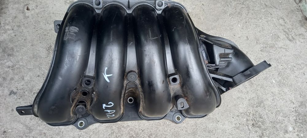 Продам впускной коллектор