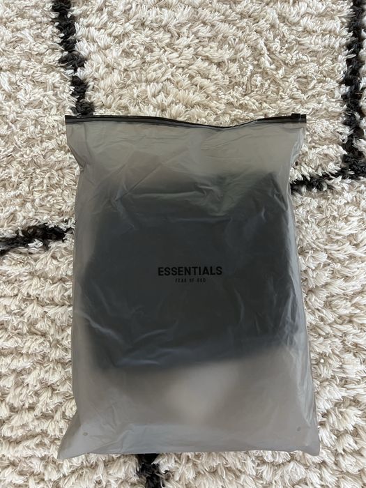 Pantaloni essentials
