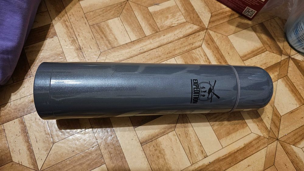 Термос вакуумный в чехле для подарка. Новый. С коробой