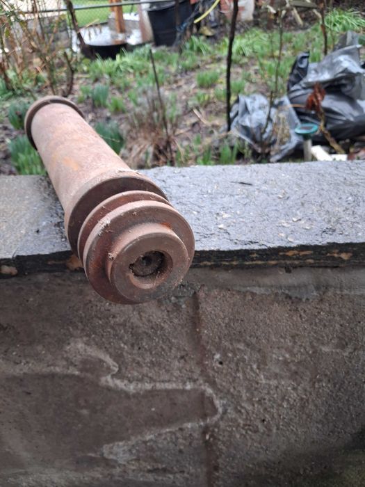 Ос с лагери за машини