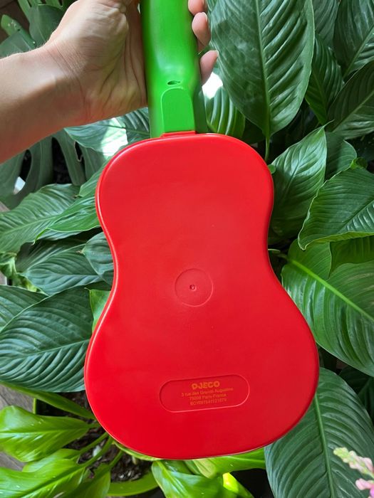 Ukulele. Chitara mica Djeco
