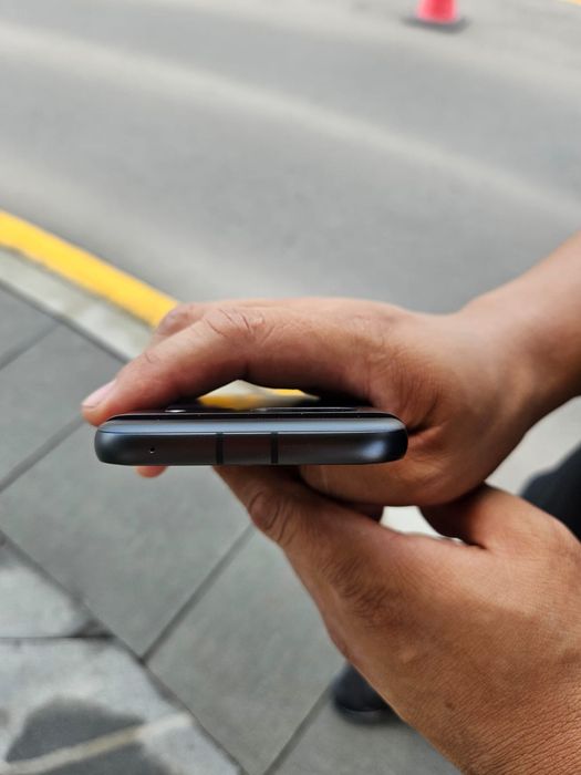 Google Pixel 8a 128gb, как новый, ёмкость АКБ 100%,