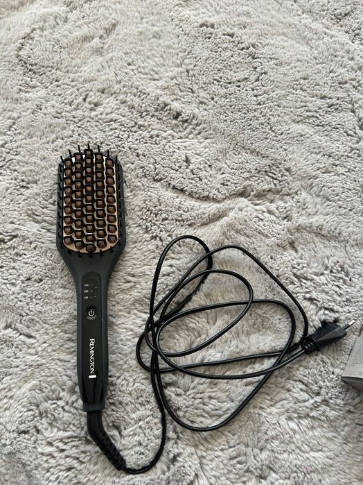 Perie par Remington pentru indreptat parul