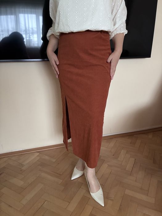 Fustă de catifea cărămiziu