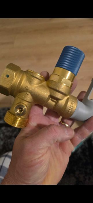 Pompa de recilculare apa caldă