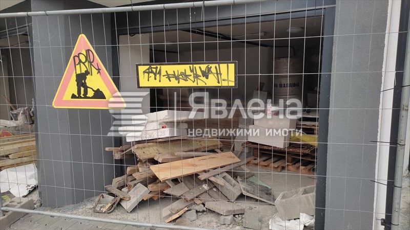 Продава се Гараж / Паркомясто в Бургас, Лазур - 18 кв.м за 1667 €/кв.м - Снимка #1