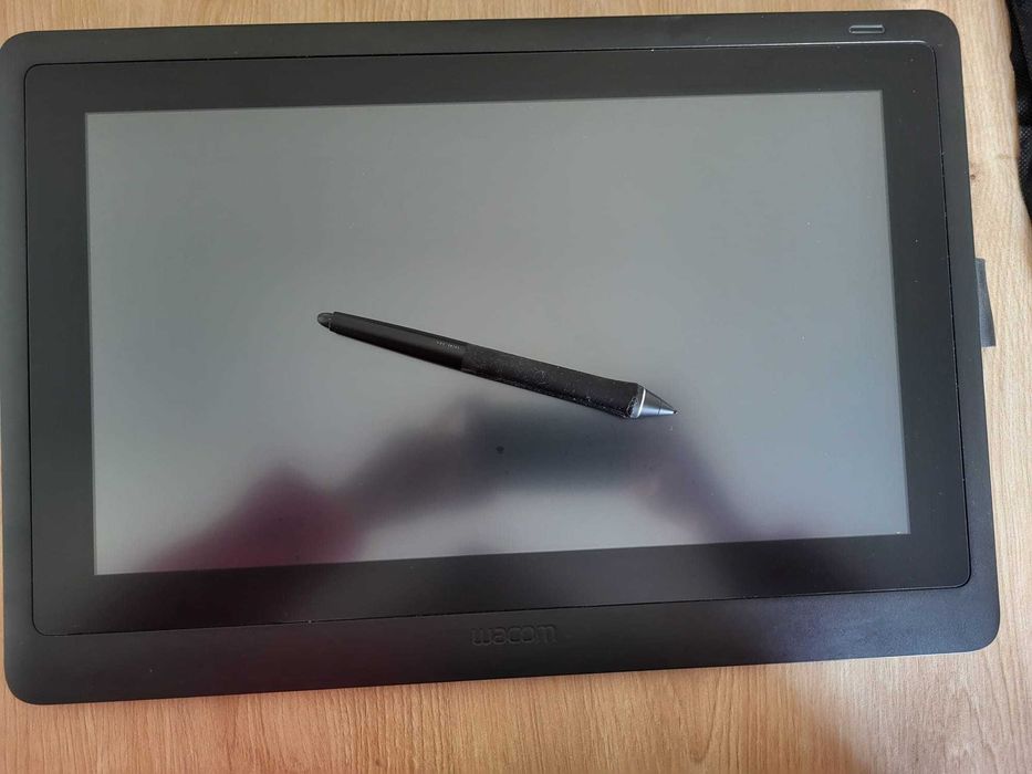 Tabletă grafică Wacom Cintiq 16 Full HD – Stare impecabilă