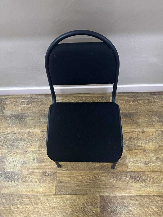 Офисные столы и стулья