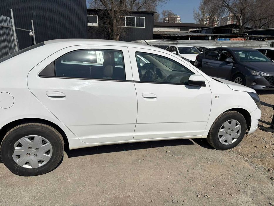 Ищете автомобиль для работы в такси?