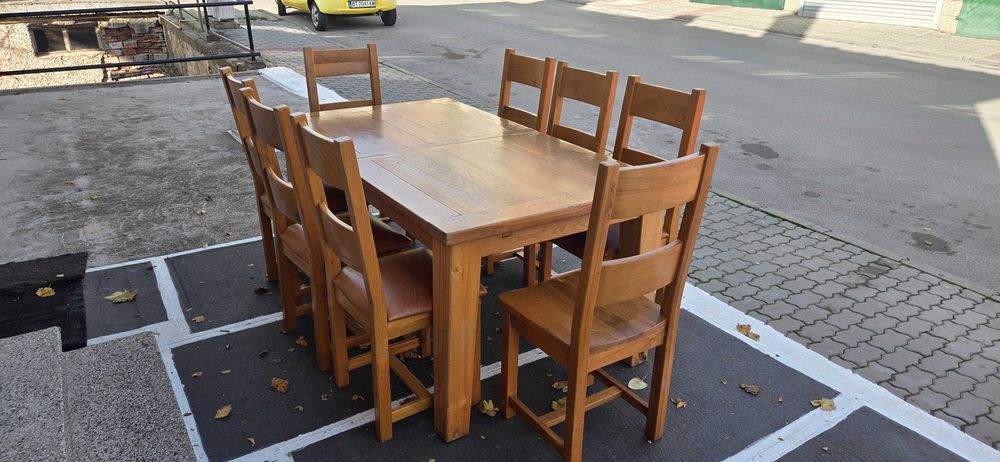 Масивна дъбовa  маса  за хранене с 8 столa