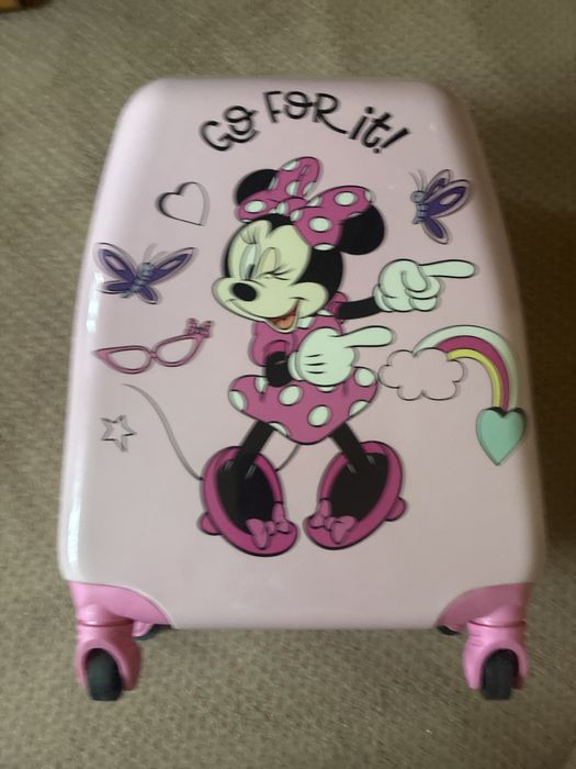 Troler fetite Minnie