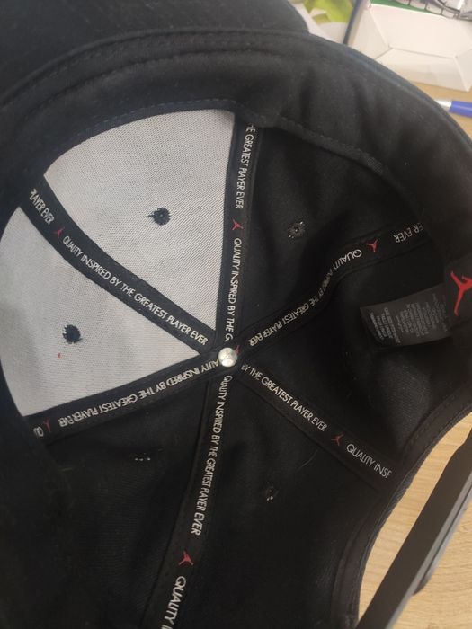 Șapcă Jordan - negru cu logo rosu