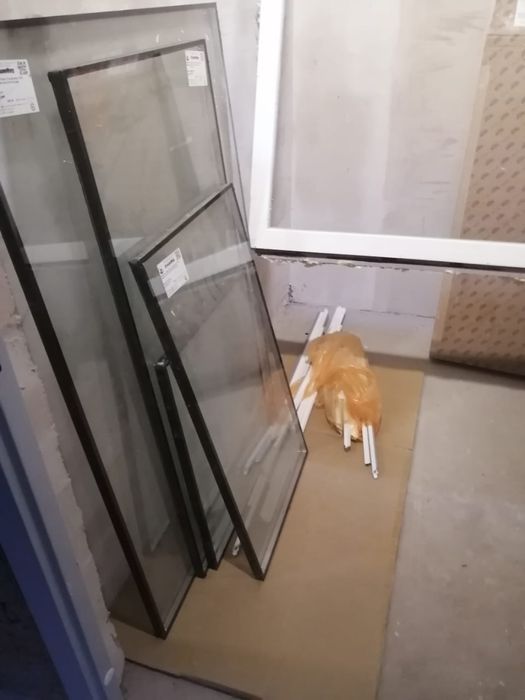 Продам балконное двери с окном