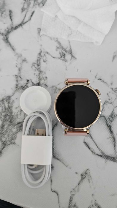 HUAWEI WATCH GT4, 41mm, + силиконова каишка