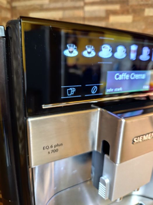 Aparat de cafea cu boabe EQ.6. S 700