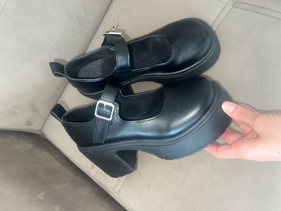 Черни обувки размер 39 еко кожа топ тренд