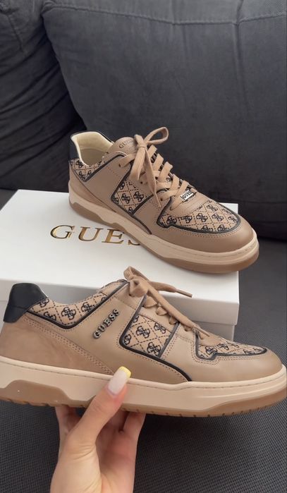 Маратонки Guess