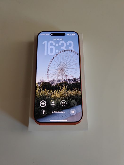 Продавам Apple iPhone 17 Pro Max 256GB Cosmic Orange