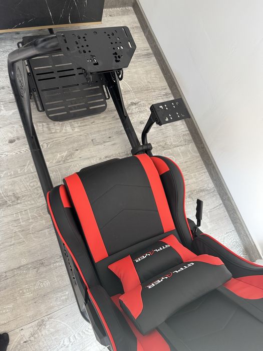 Vand scaun gaming cu boxe pt volan pedale si schimbator de viteze