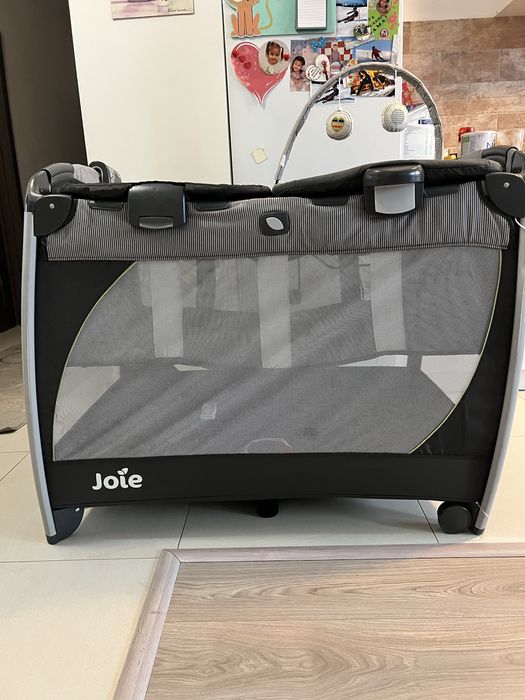 Pătuț bebeluși  Joie+masa infasat+bouncer cu vibratii sunete