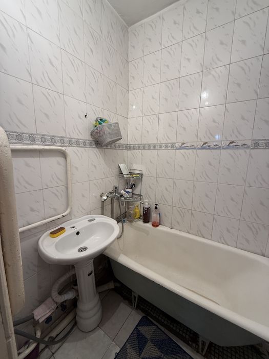 Продается кв в 8мкр улучшенка