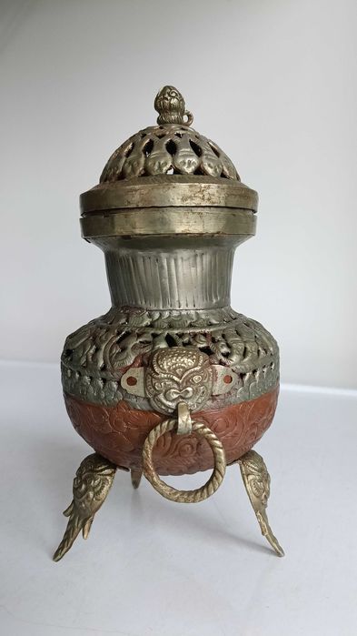 Тибетска, медна , старинна кадилница ,съд за прекадяване на тамян.