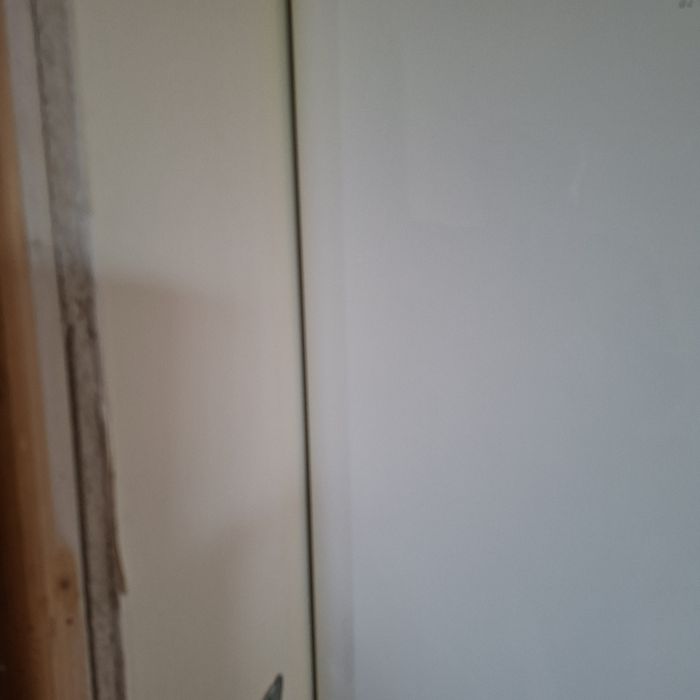 Продавам хладилник с фризер