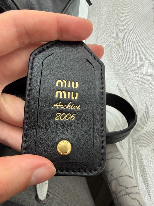 Geanta de mana, umar MiuMiu Joie piele naturala, negru