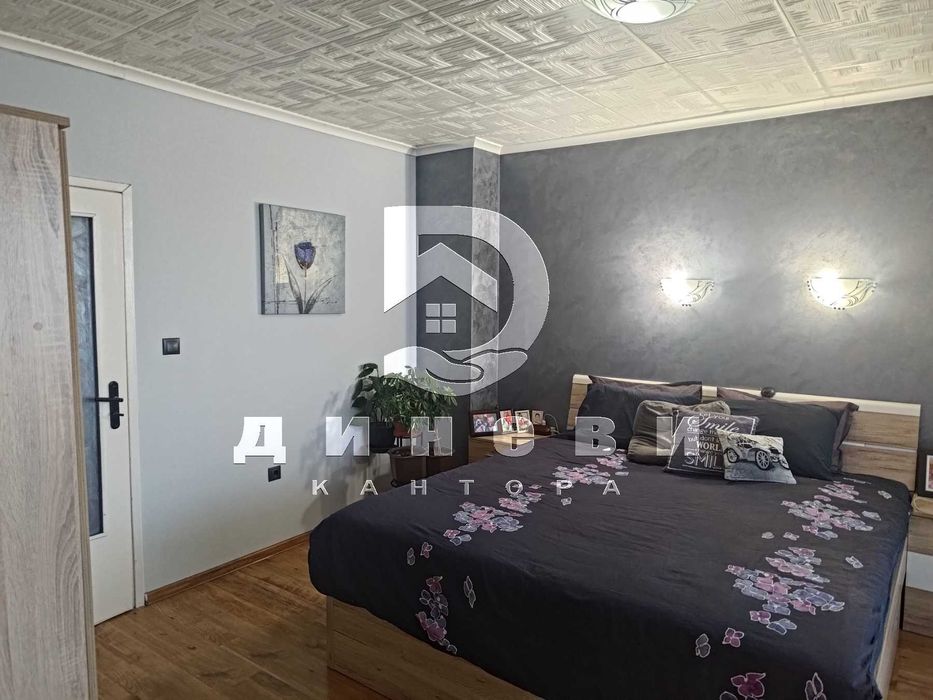 Продава се Четиристаен апартамент в Стара Загора, Център - 91 кв.м за 1208 €/кв.м - Снимка #2