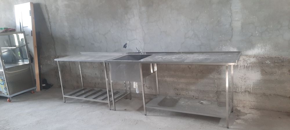 Мойка Стол сотилади.