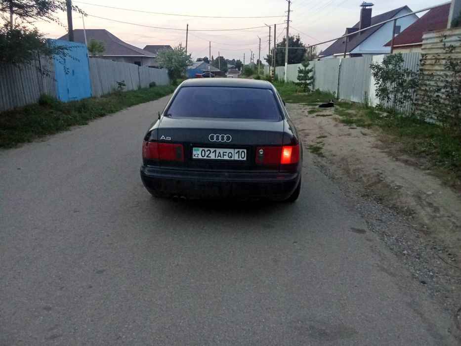 Продам ауди а 8 кватро.