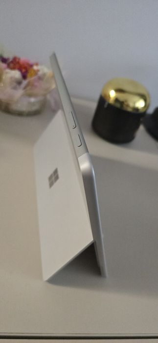Microsoft Surface 1824 64gb vand sau schimb cu pc ddr4