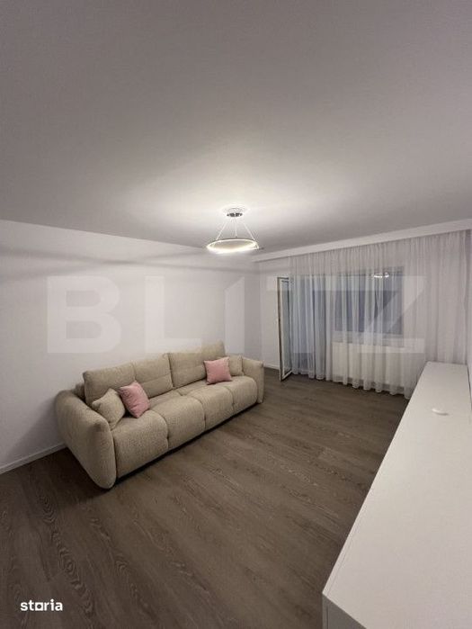 Apartament 3 camere, decomandat, parcare, zona UMF