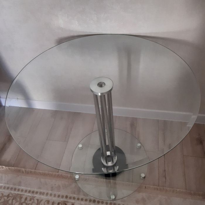 Стеклянный  столик 25000