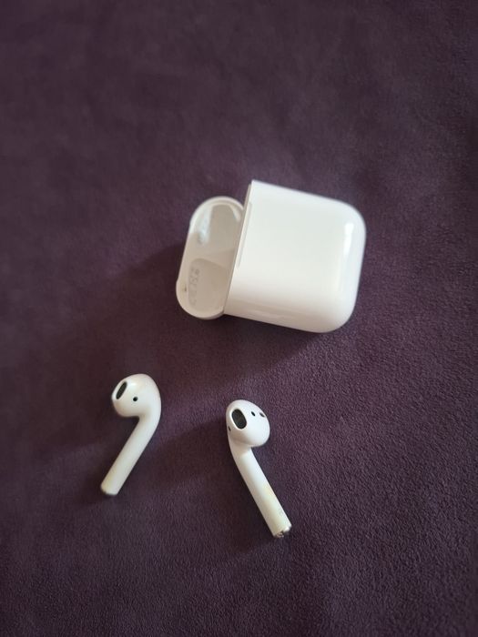Оригинальные Apple AirPods — 30 000 ₸