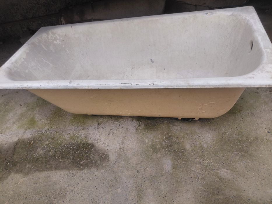 Продам чугуную ванну