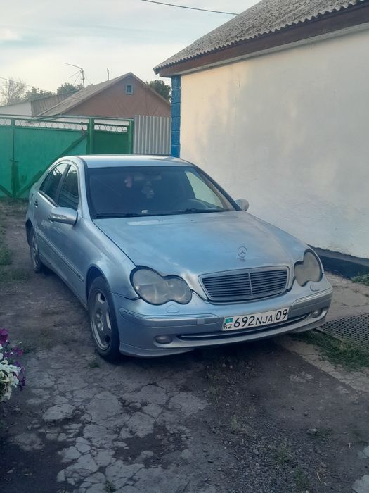Мерседес w203 c220