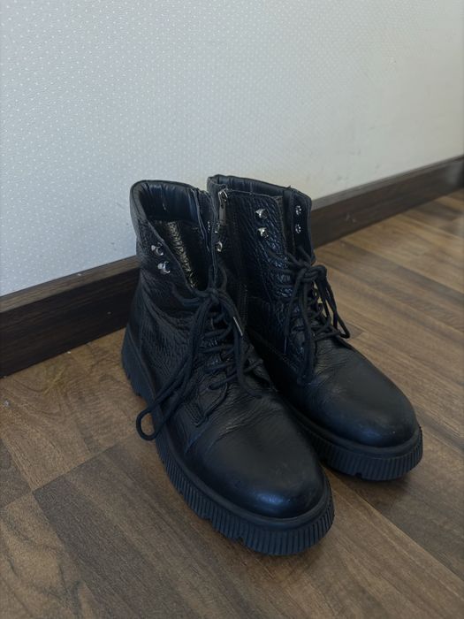 Продам зимние ботинки