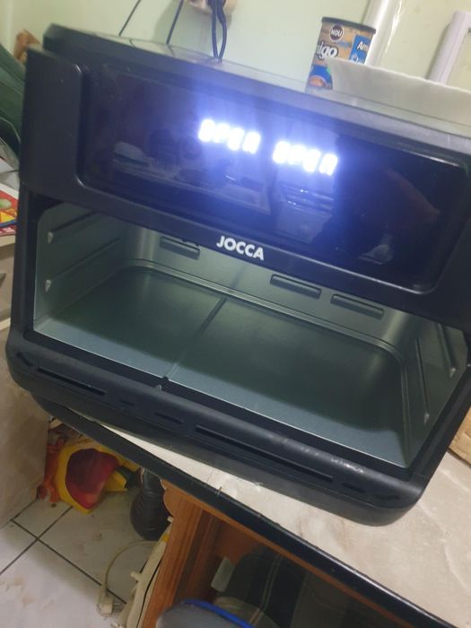 Vand air fryer nou la cutie