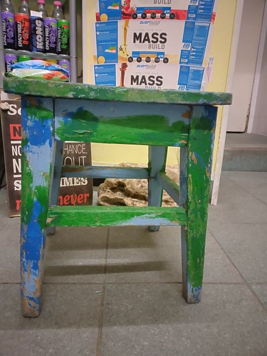 Дървено ретро столче стил Винтидж