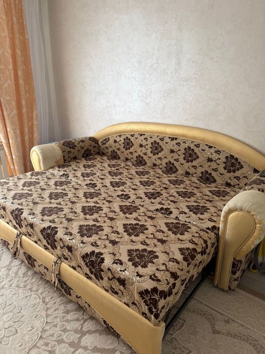 Продам диван.