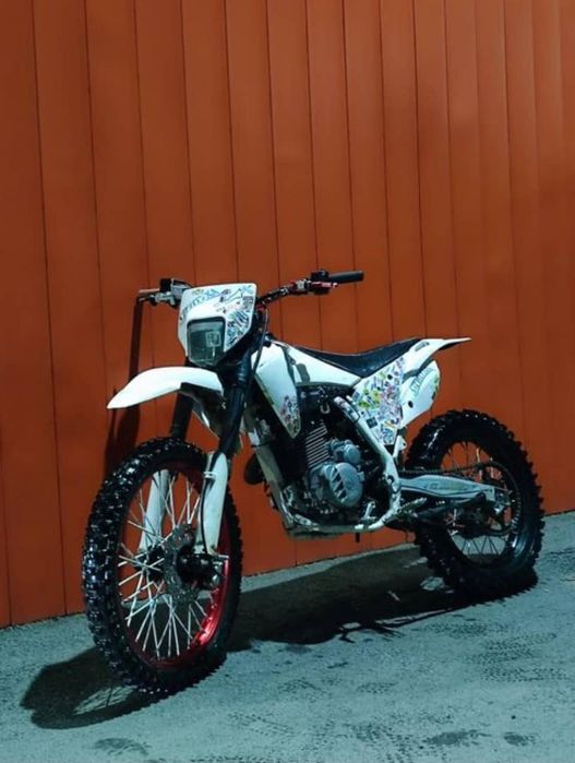 Продам эндуро 250 кубов (172fmm)