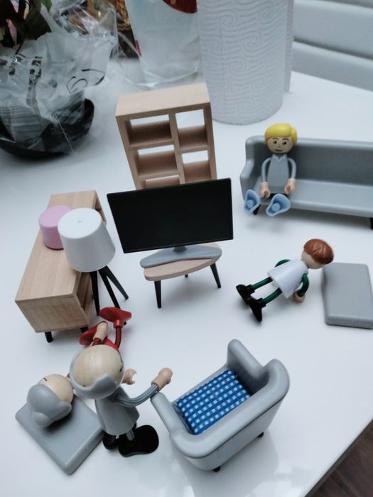 jucărie Mobilier living cu 4personaje