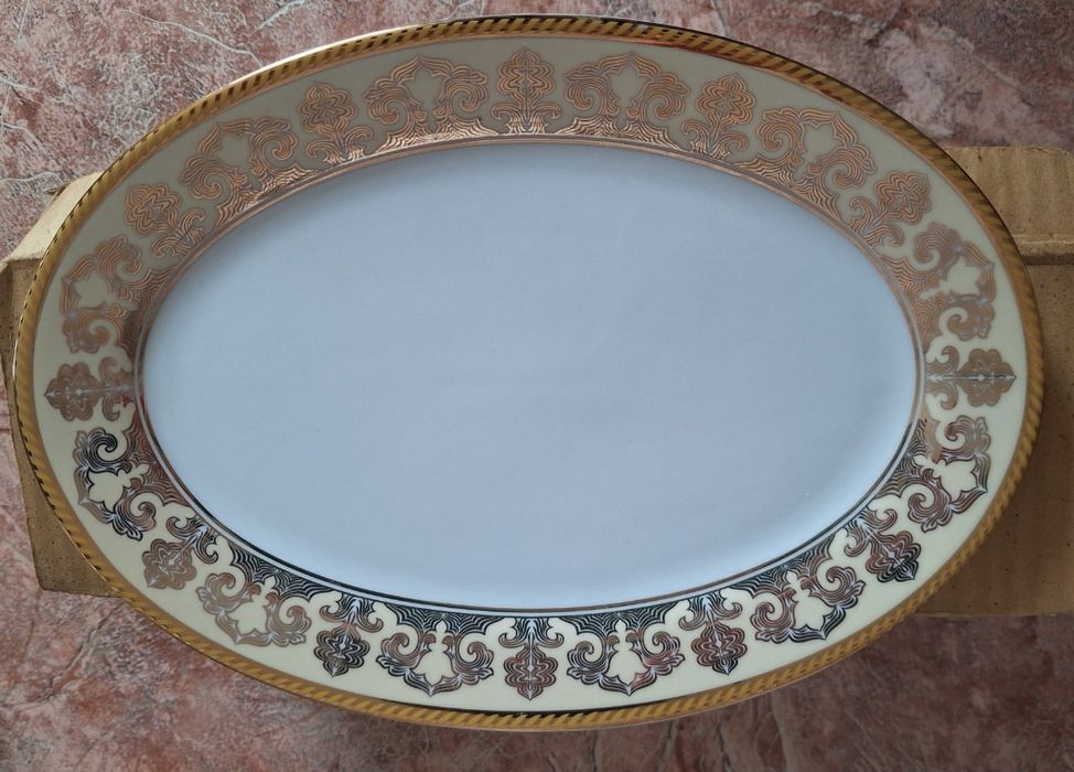 Тарелка овальная