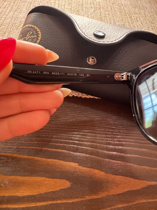 Очила Ray Ban,носени броени пъти ,като нови !