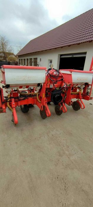 Semănătoare gaspardo pe 4 rande