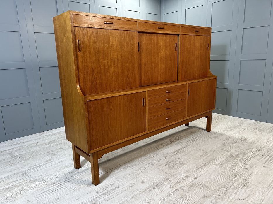 Бюфет от средата на миналия век Д864